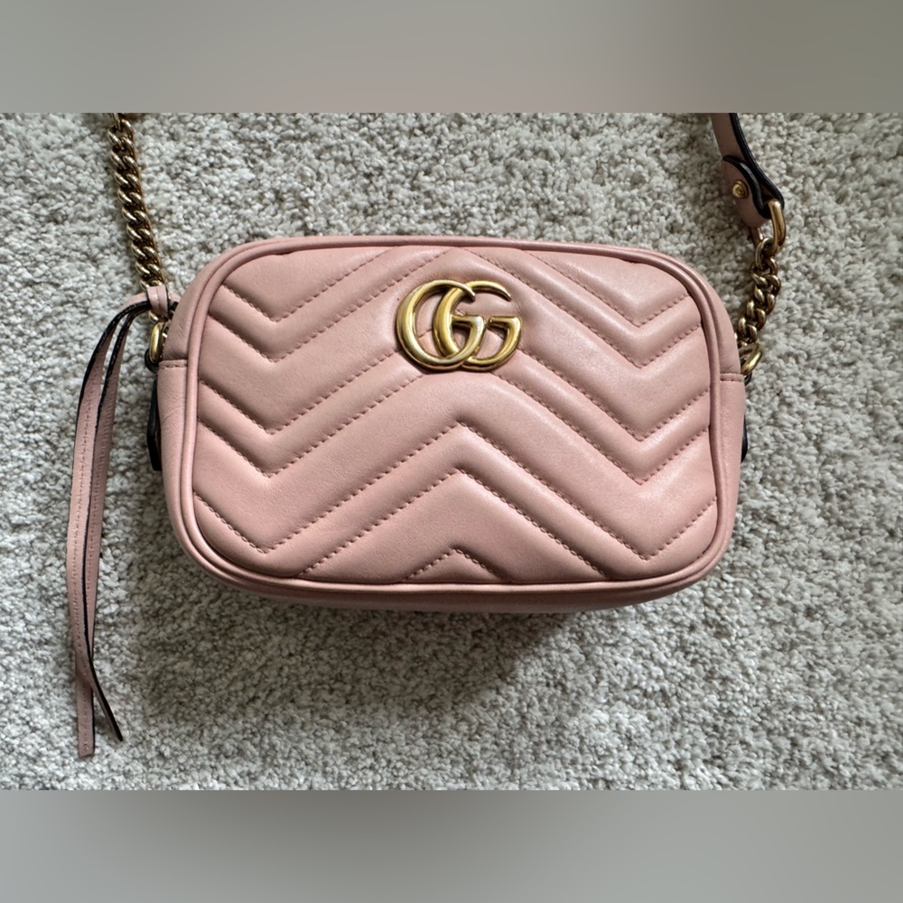 ❌ SOLD ❌Gucci Marmont small camera bag in perfect pink